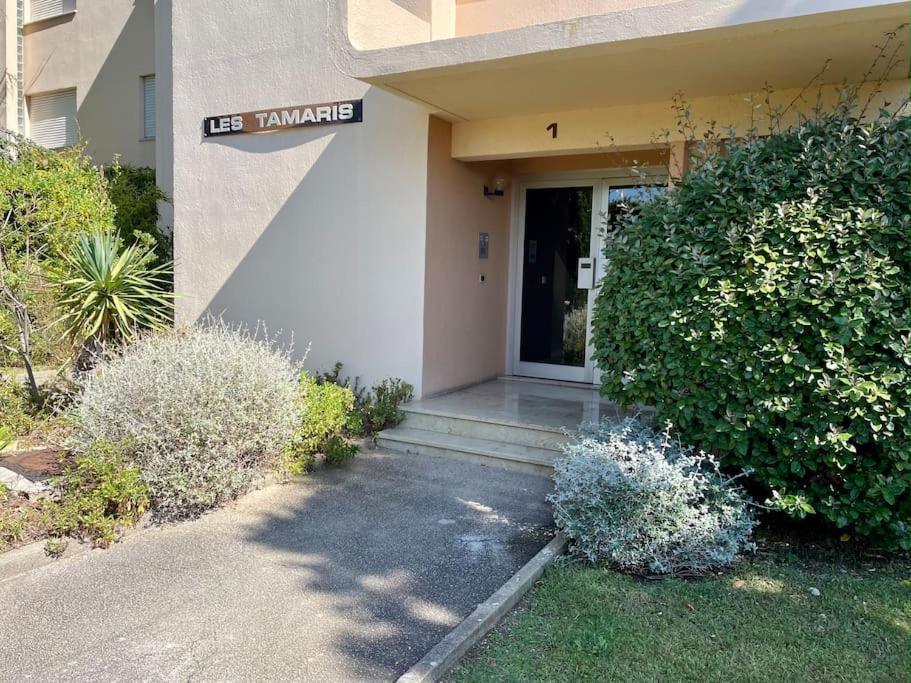 Apartment Proche Gare Et Port, Vue Mer, Clim Et Parking Bandol