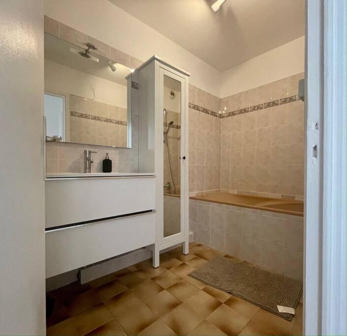 Appartement Proche Gare Et Port, Vue Mer, Clim Et Parking *